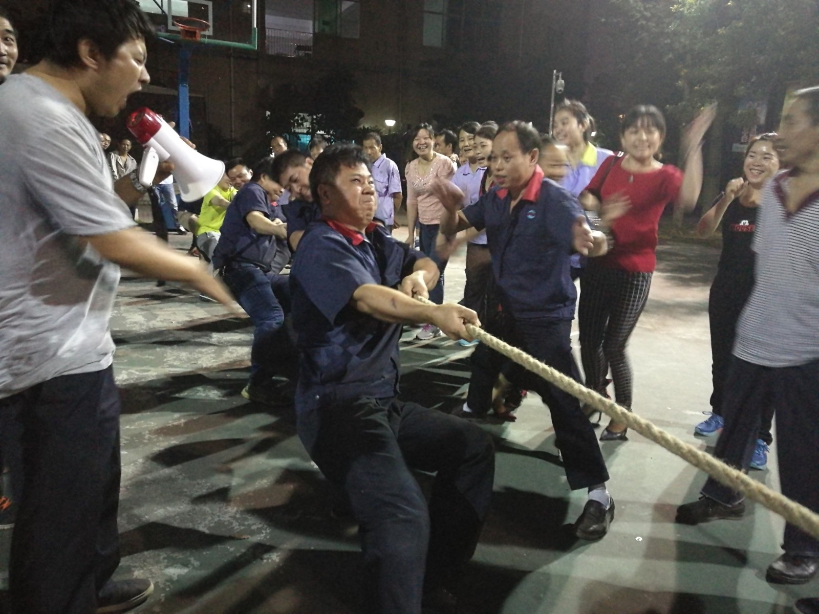 2016年好博网页第一届拔河比赛圆满成功